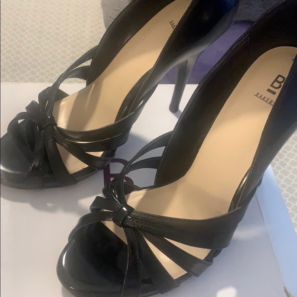 Shoes - Picture 2 of 3